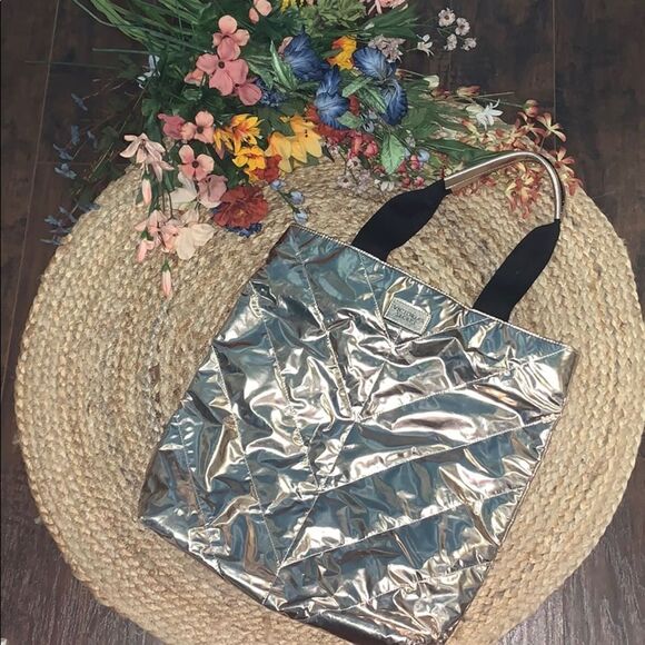 Victoria’s Secret gold tote bag - Picture 1 of 6